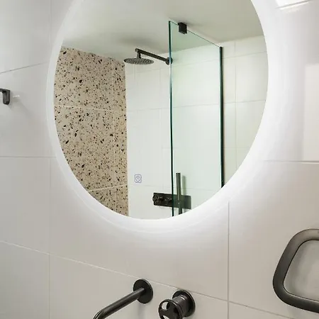 Michalis Nchouse 33 Hriszí Aktí Haniá