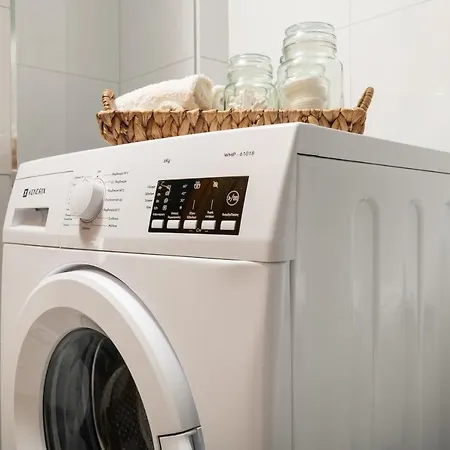 Michalis Nchouse 33 Nyaraló Hriszí Aktí Haniá