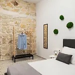 Michalis Nchouse 33