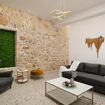 Michalis Nchouse 33 Tatil Evi