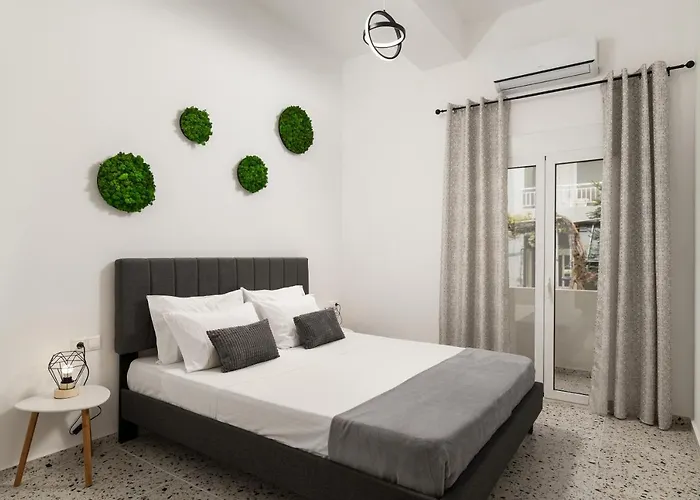 Michalis Nchouse 33 *