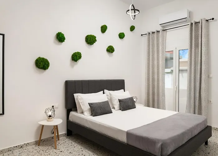 Michalis Nchouse 33 *