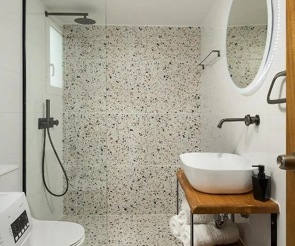 Michalis Nchouse 33 Chania (Crete)