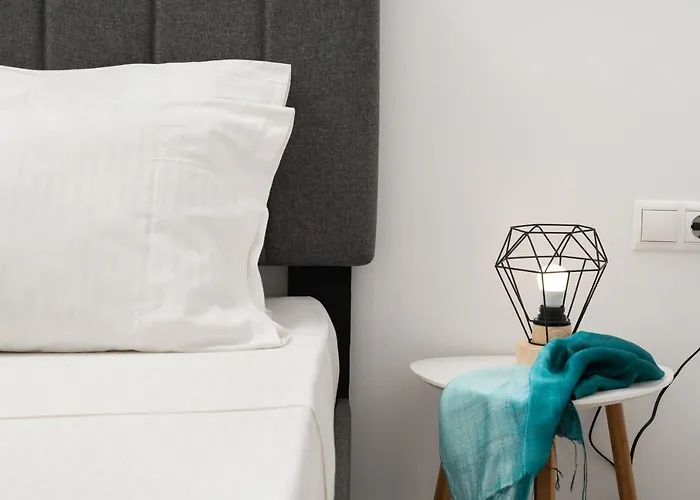 Michalis Nchouse 33 Hébergement de vacances