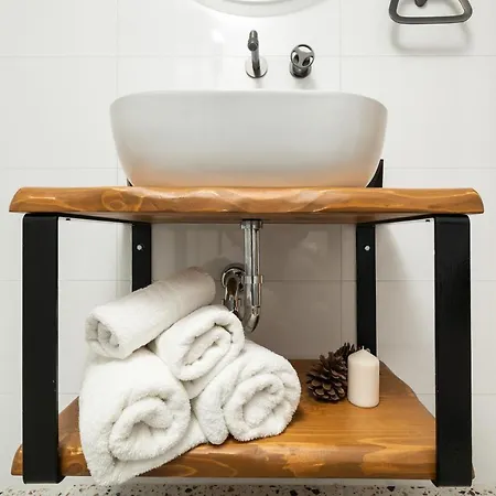 Michalis Nchouse 33 *