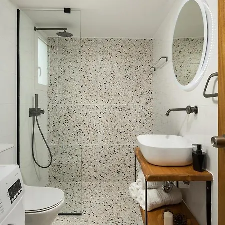 Michalis Nchouse 33 ハニア